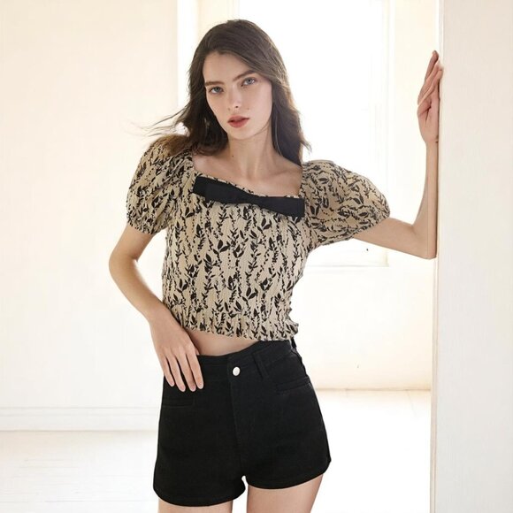 NWT J.ING Jing Beige Leaf Print Puff Sleeve Bow Detail Blouse Crop Top - Picture 8 of 11